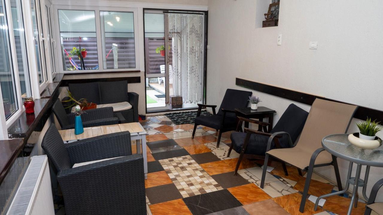 Casa Sebastian Hotel Костинещи Екстериор снимка