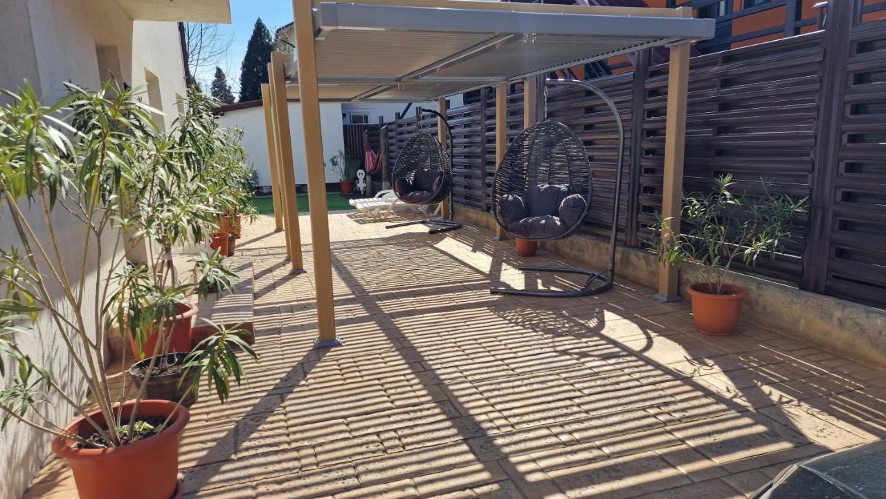 Casa Sebastian Hotel Костинещи Екстериор снимка
