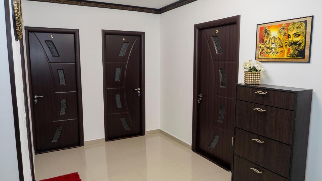 Casa Sebastian Hotel Костинещи Екстериор снимка