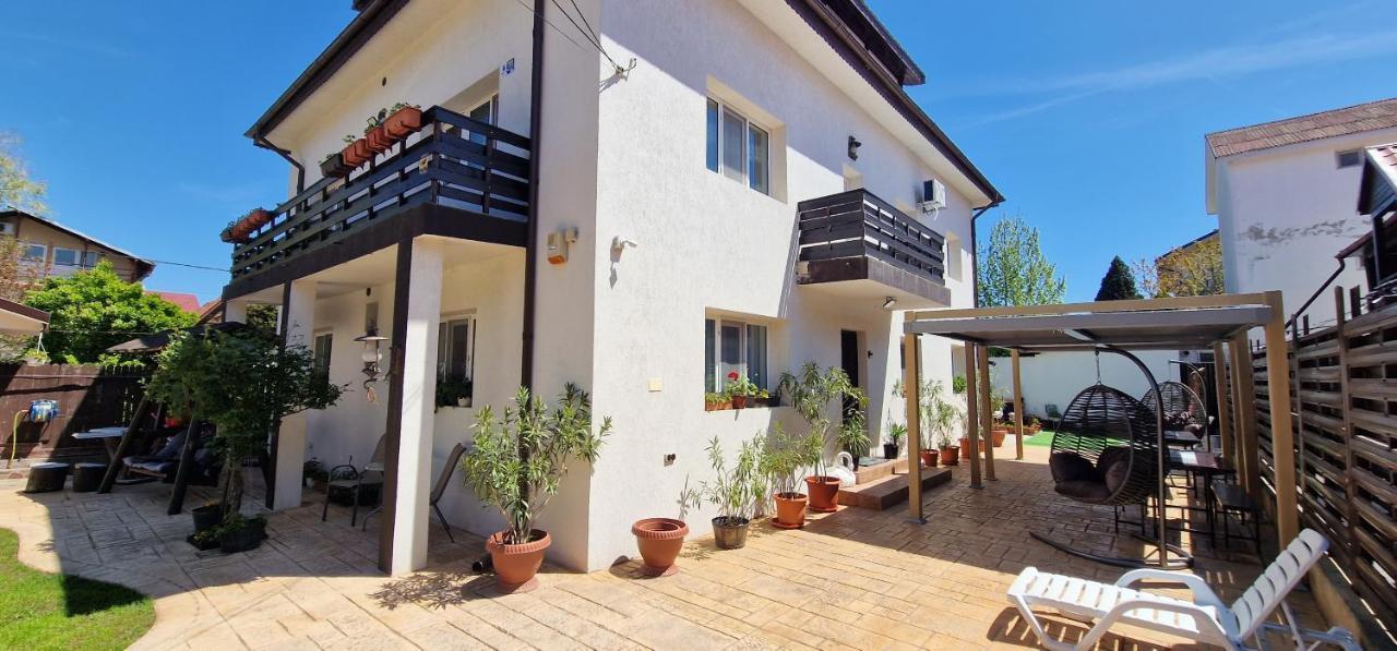 Casa Sebastian Hotel Костинещи Екстериор снимка
