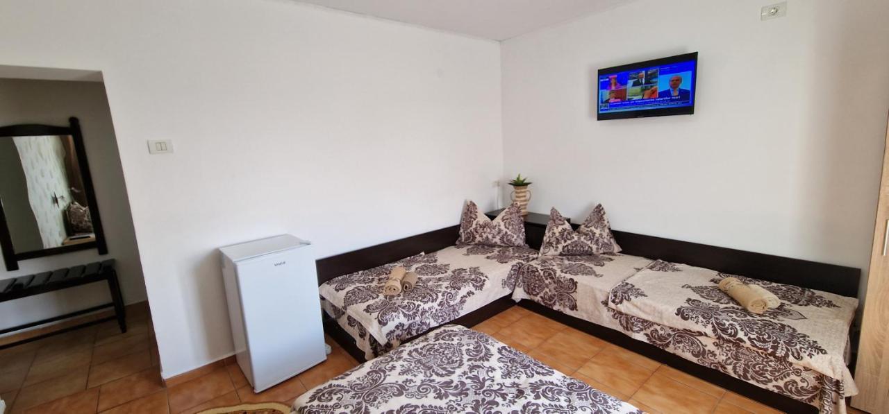 Casa Sebastian Hotel Костинещи Стая снимка