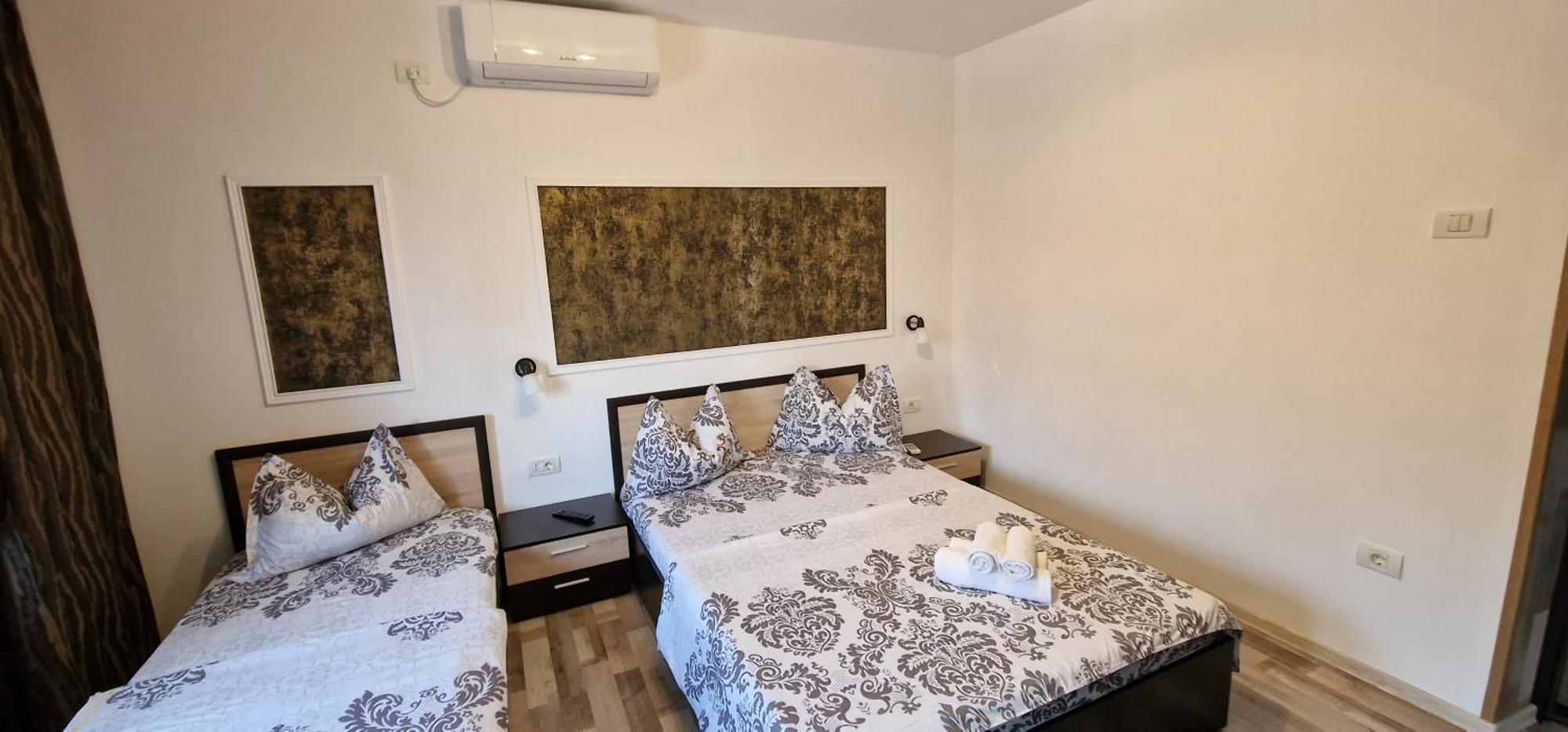 Casa Sebastian Hotel Костинещи Стая снимка