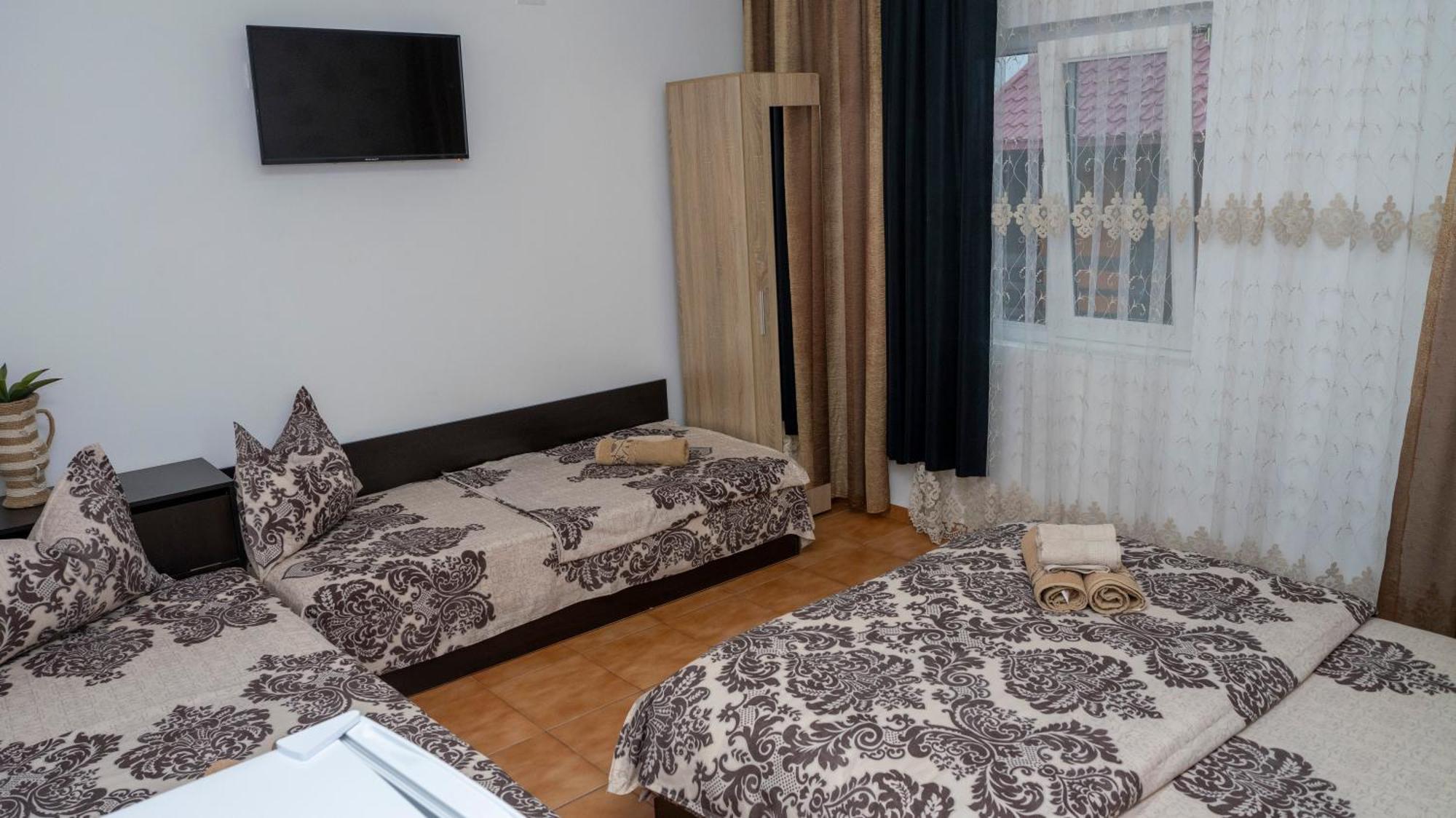 Casa Sebastian Hotel Костинещи Стая снимка