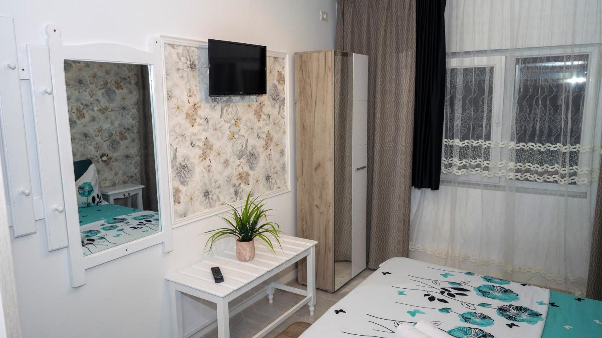 Casa Sebastian Hotel Костинещи Стая снимка